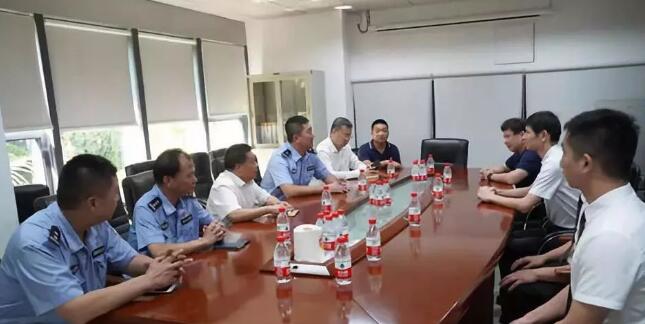 深圳保安協(xié)會領(lǐng)導(dǎo)慰問救火保安員,弘揚(yáng)行業(yè)正能量